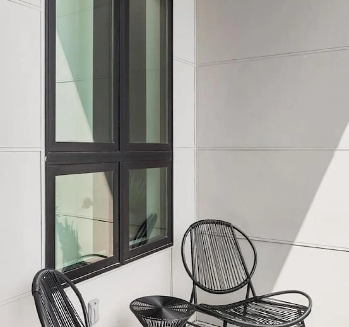 아파트 Chic Music Row Condo Rooftop Deck With City View Gym Office And More 내슈빌 미국