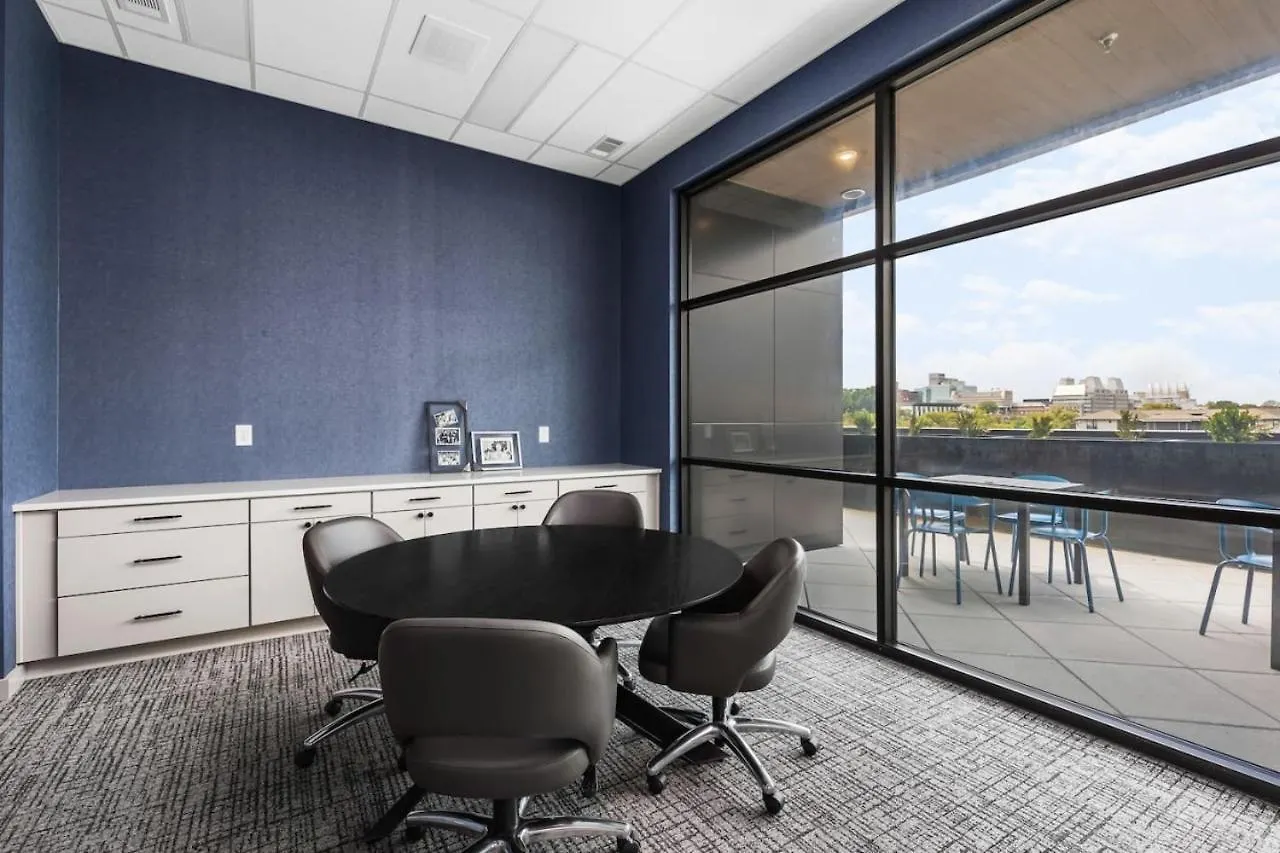 Apartament Chic Music Row Condo Rooftop Deck With City View Gym Office And More Nashville
