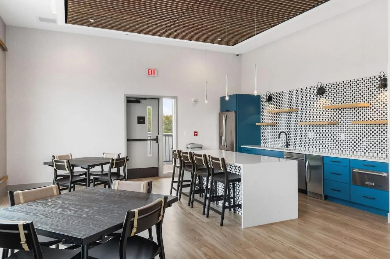 Apartament Chic Music Row Condo Rooftop Deck With City View Gym Office And More Nashville